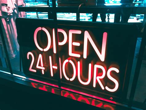 watch store near me open now